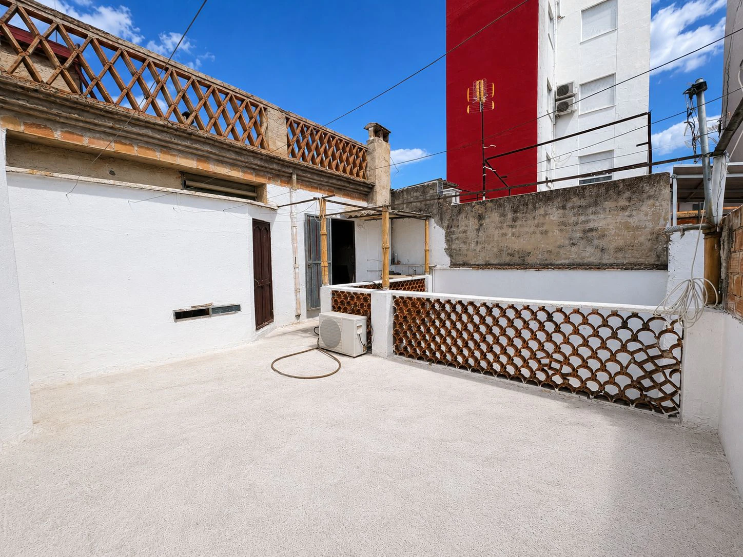 Vivienda unifamiliar con posibilidad de ampliar en el centro de Pego (Marina Alta)