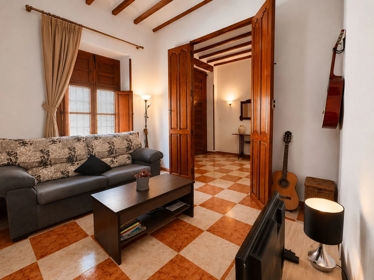 Vivienda unifamiliar con posibilidad de ampliar en el centro de Pego (Marina Alta)
