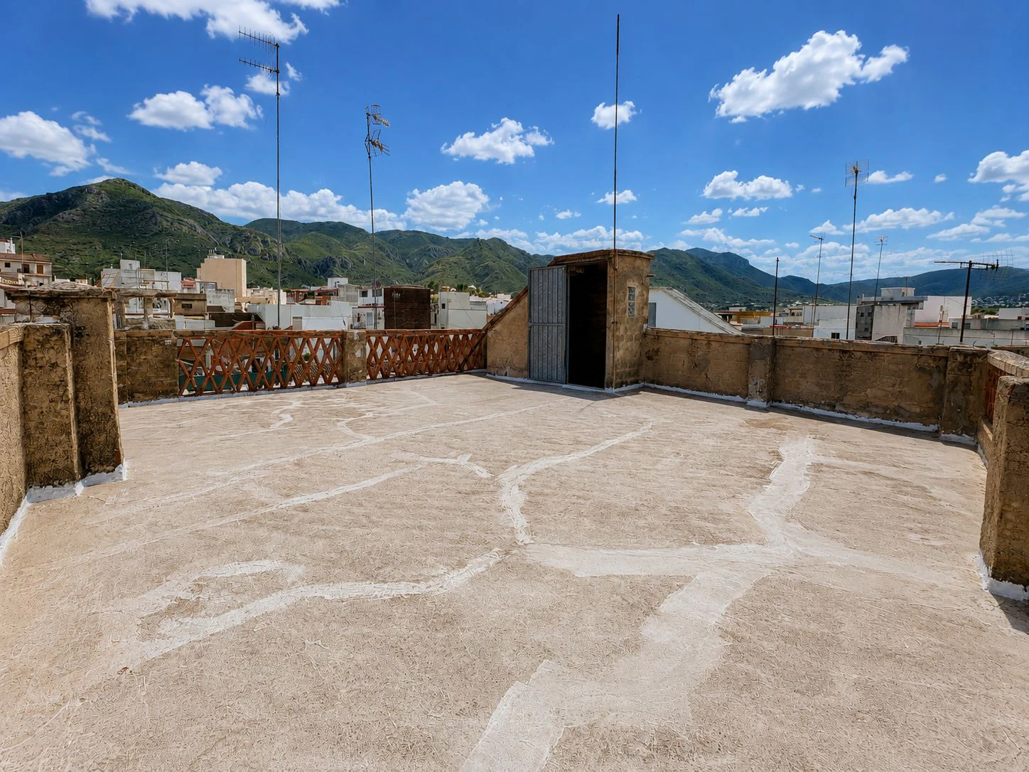 Vivienda unifamiliar con posibilidad de ampliar en el centro de Pego (Marina Alta)