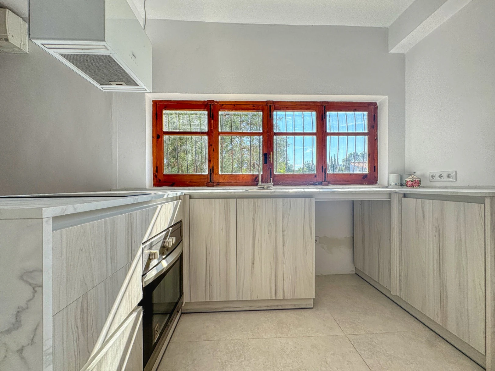Chalet mit Tennisplatz und Garten in Les Rotes (Denia)