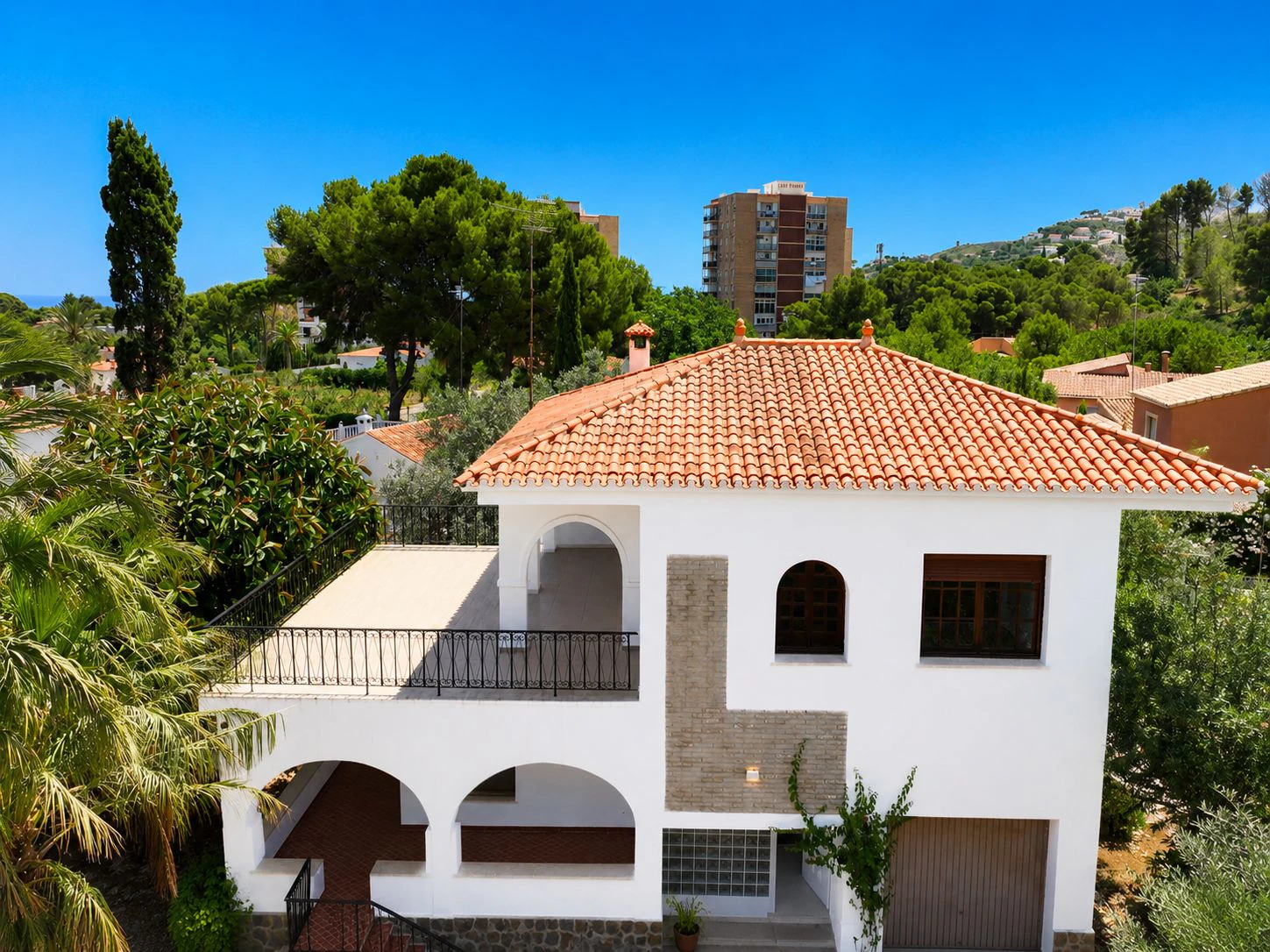 Chalet mit Tennisplatz und Garten in Les Rotes (Denia)