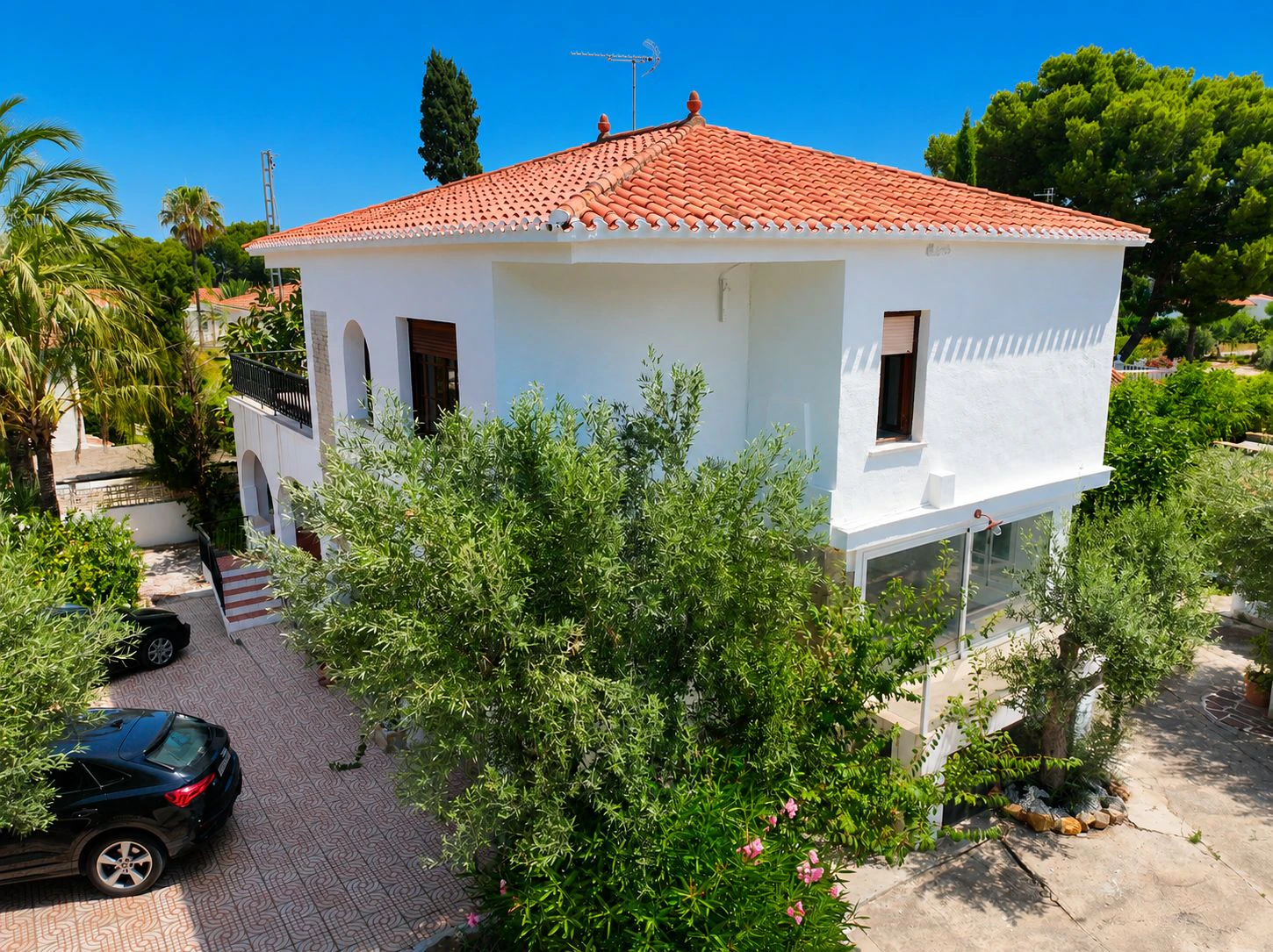 Chalet mit Tennisplatz und Garten in Les Rotes (Denia)