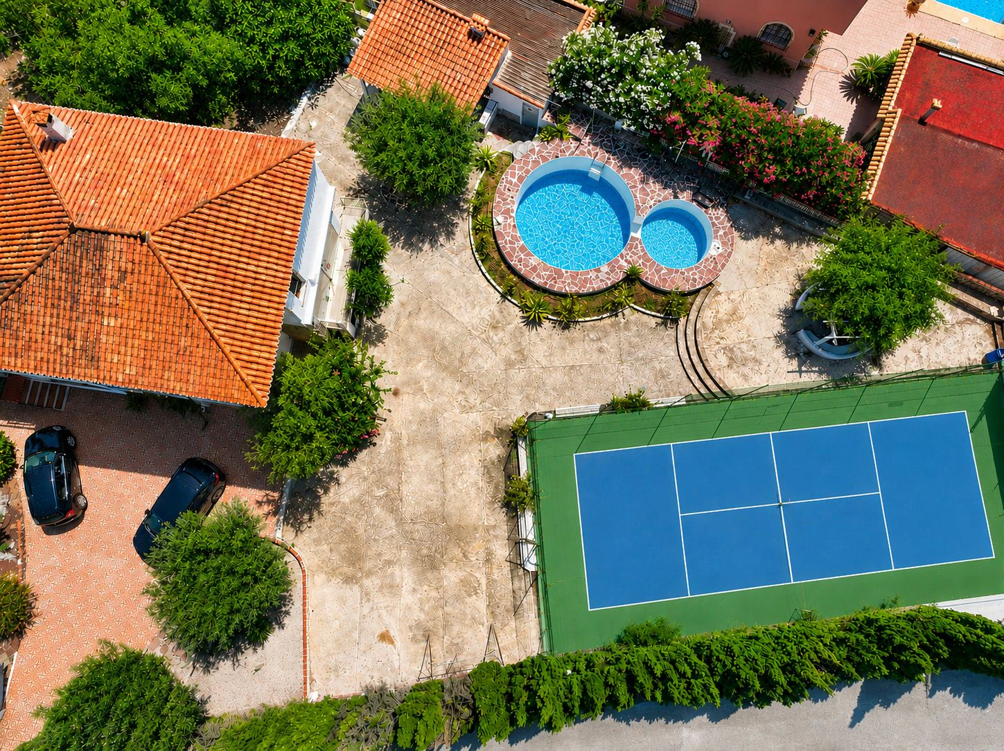 Chalet mit Tennisplatz und Garten in Les Rotes (Denia)