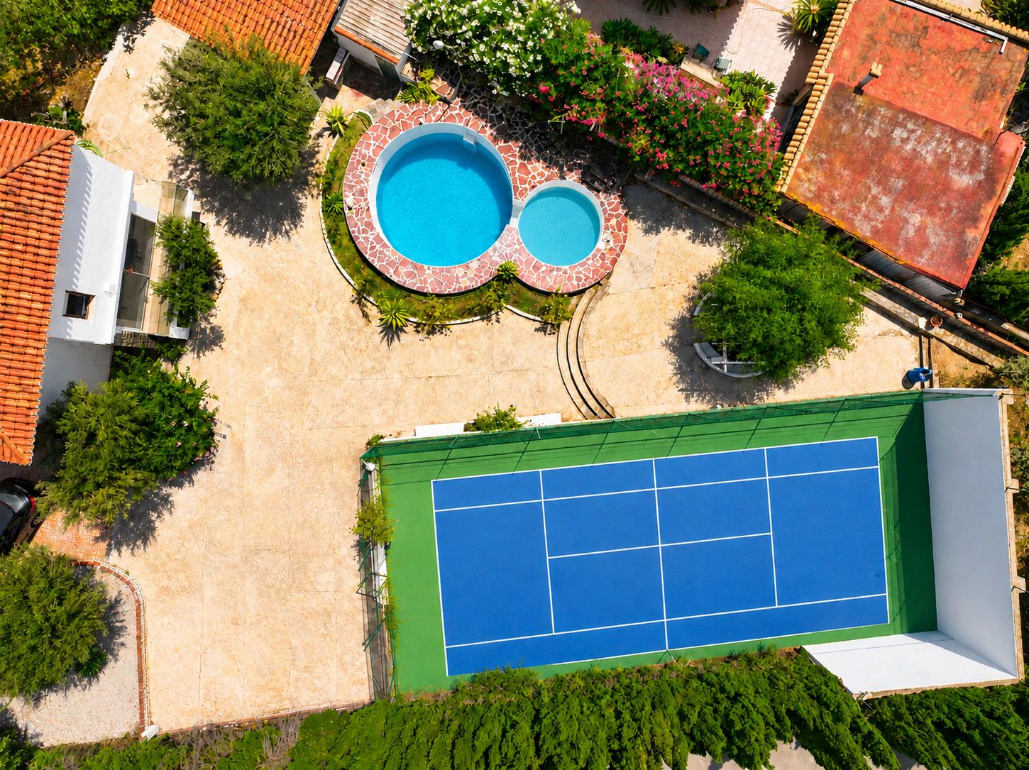 Chalet mit Tennisplatz und Garten in Les Rotes (Denia)