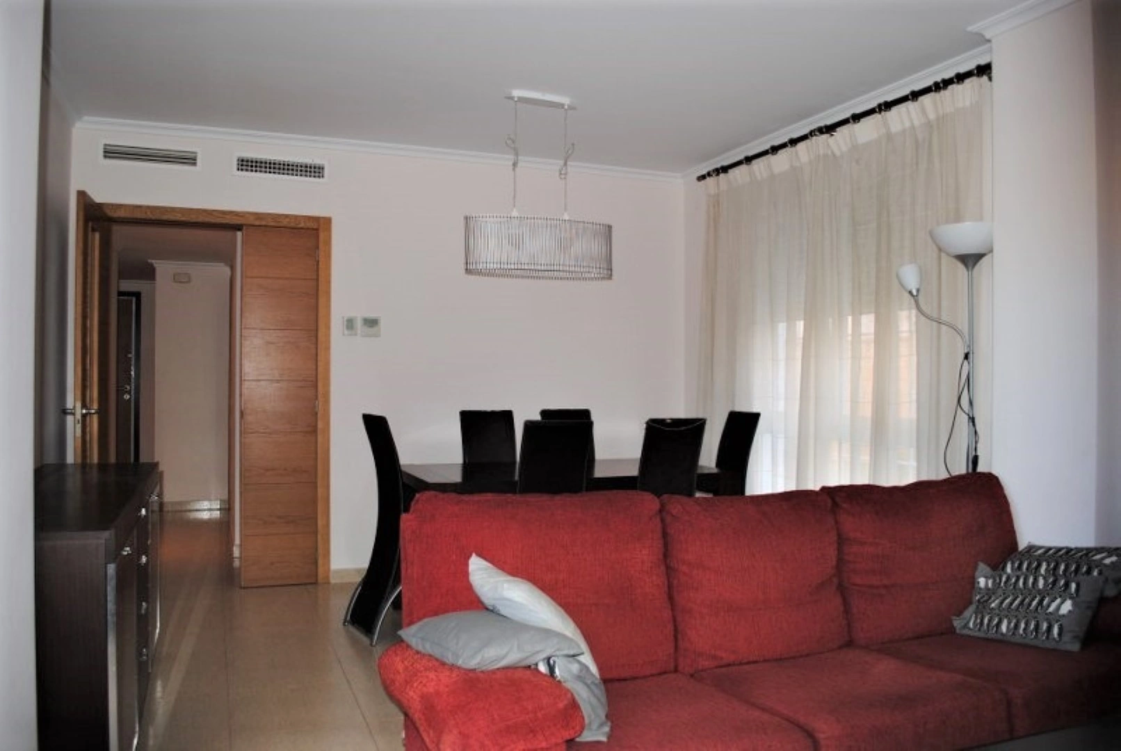 Apartamento en Denia en planta baja de 2 dormitorios y terraza privada en venta