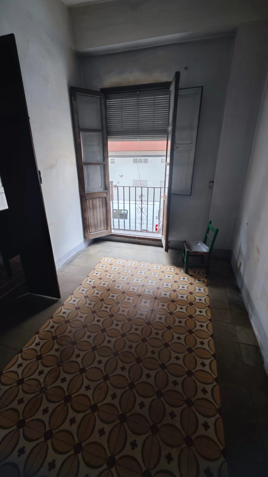 CASA DE DOS PLANTAS Y TERRAZA EN GANDIA