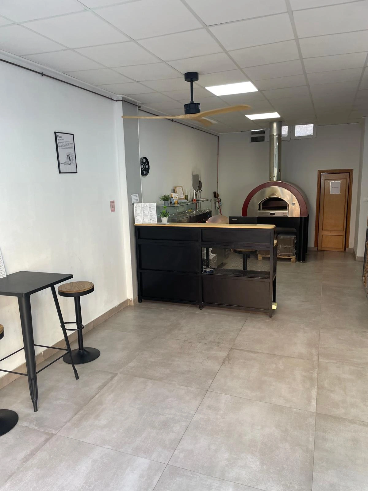 SE TRASPASA PIZZERIA EN DENIA