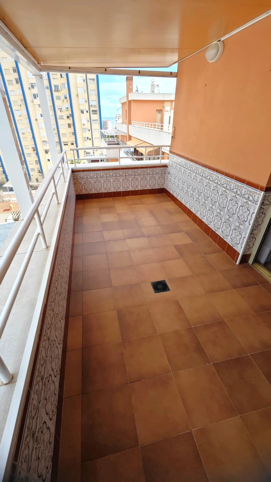 APARTAMENTO CON PISCINA Y PARKING EN LA PLAYA DE GANDIA