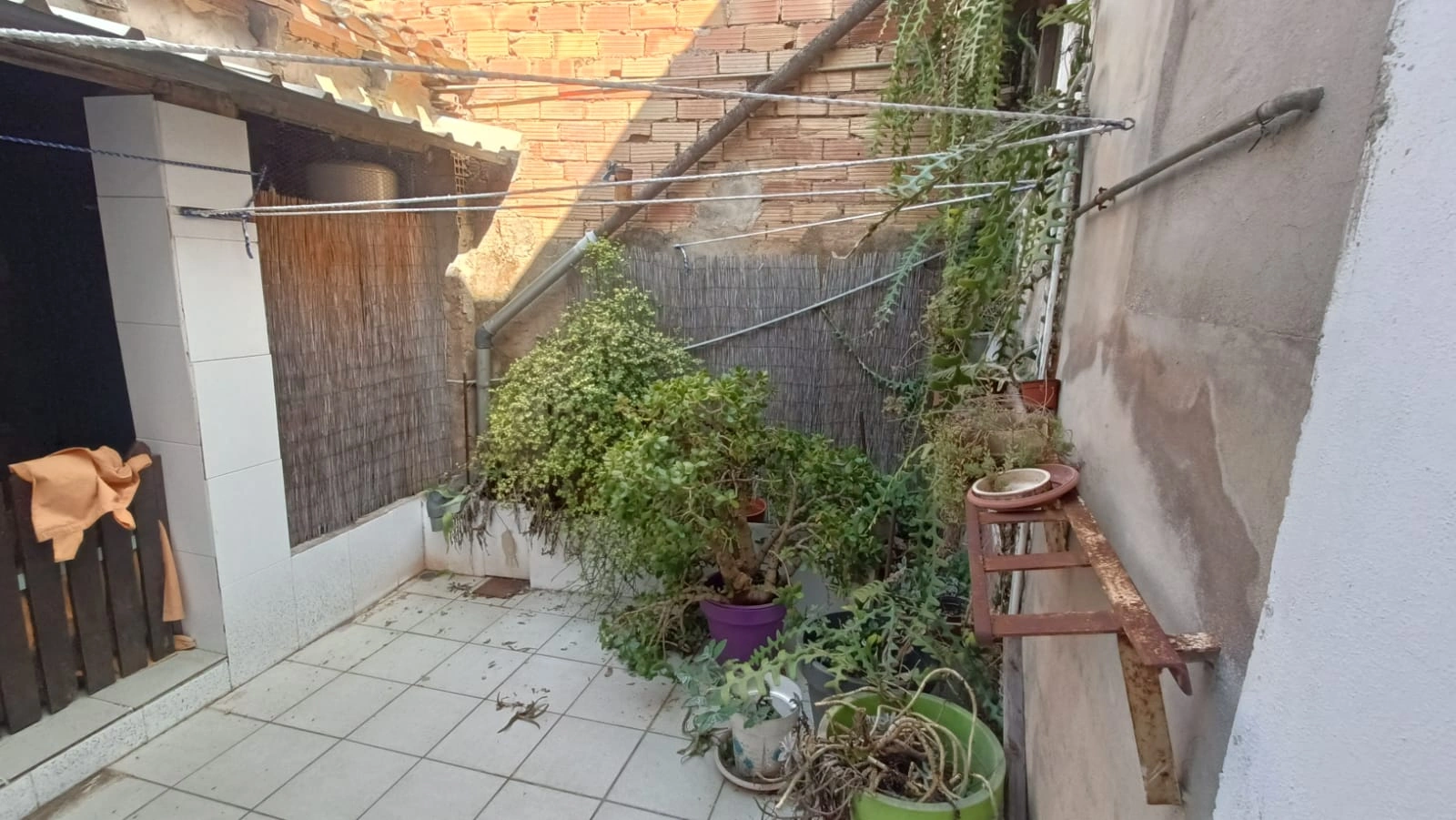 CASA DE PUEBLO AMPLIA Y CENTRICA EN PEDREGUER