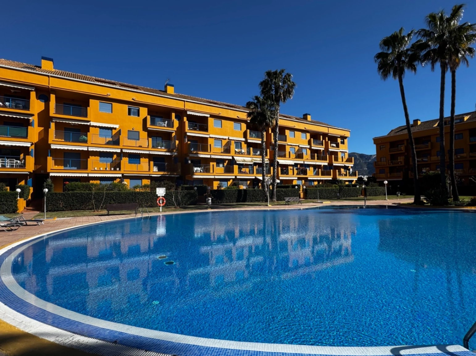 Ático  dúplex de 4 habitaciones en Marinas Km1-Zona Club de Tenis