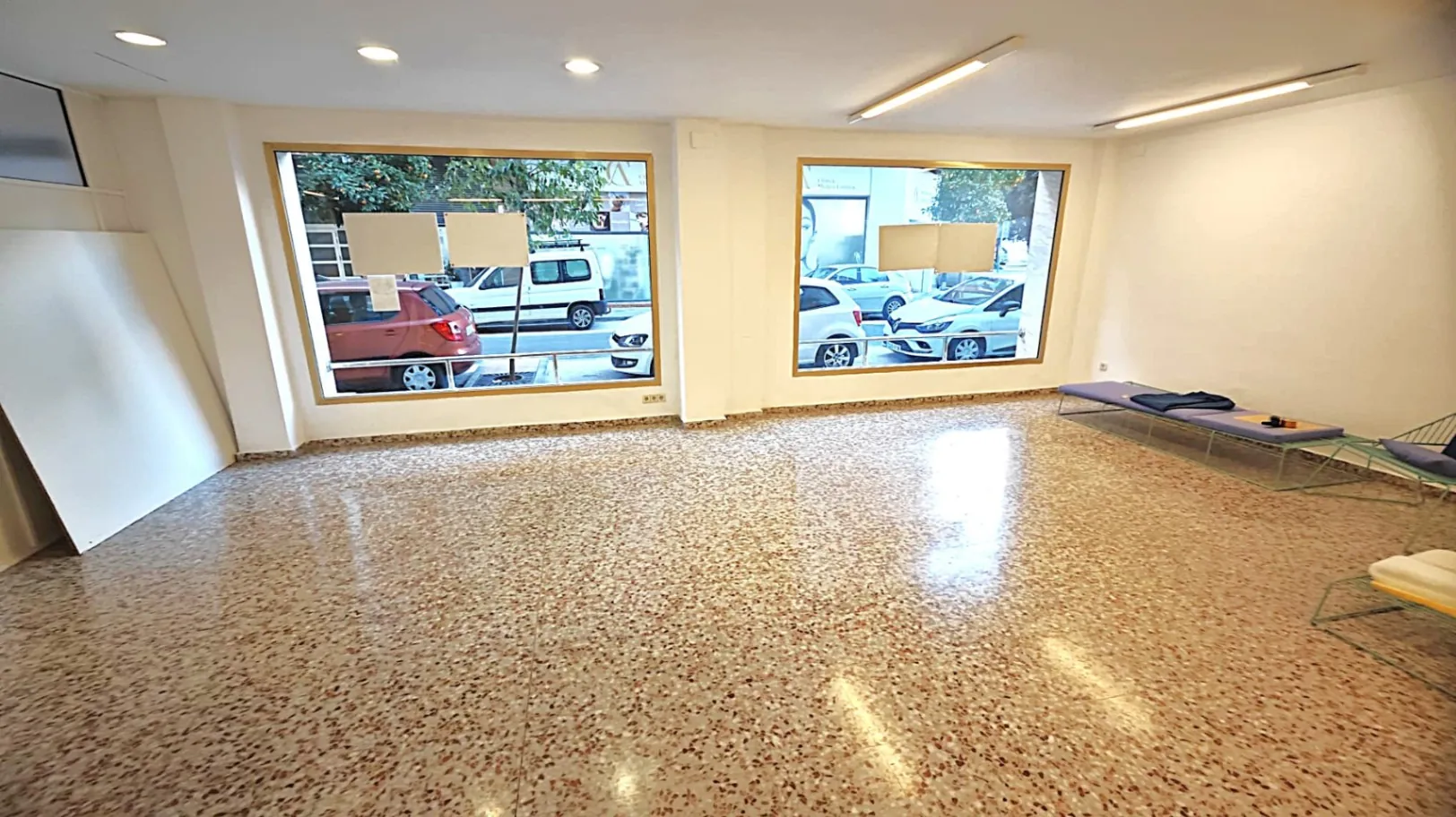 AMPLIO LOCAL COMERCIAL EN GANDIA