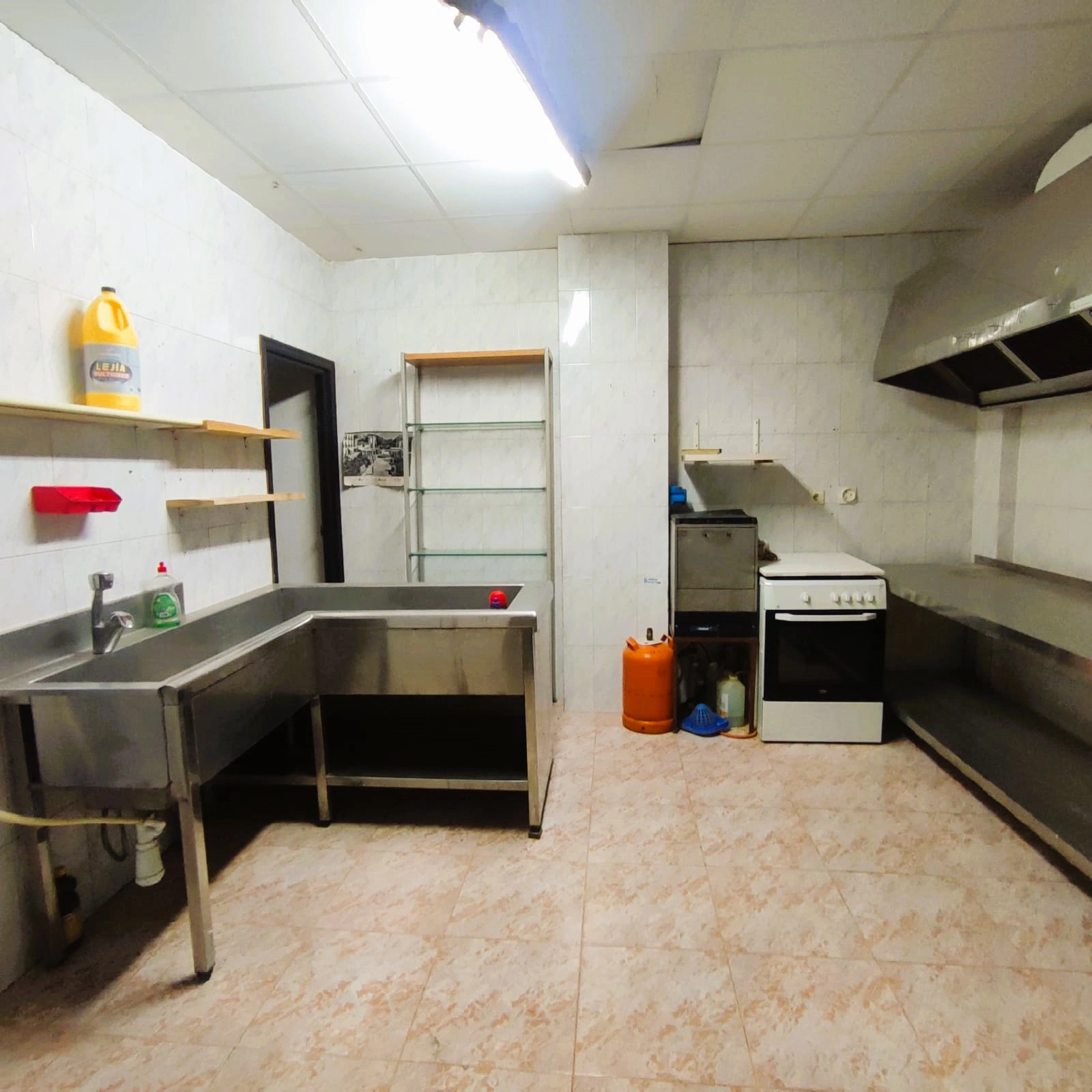 SE VENDE LOCAL EN DENIA