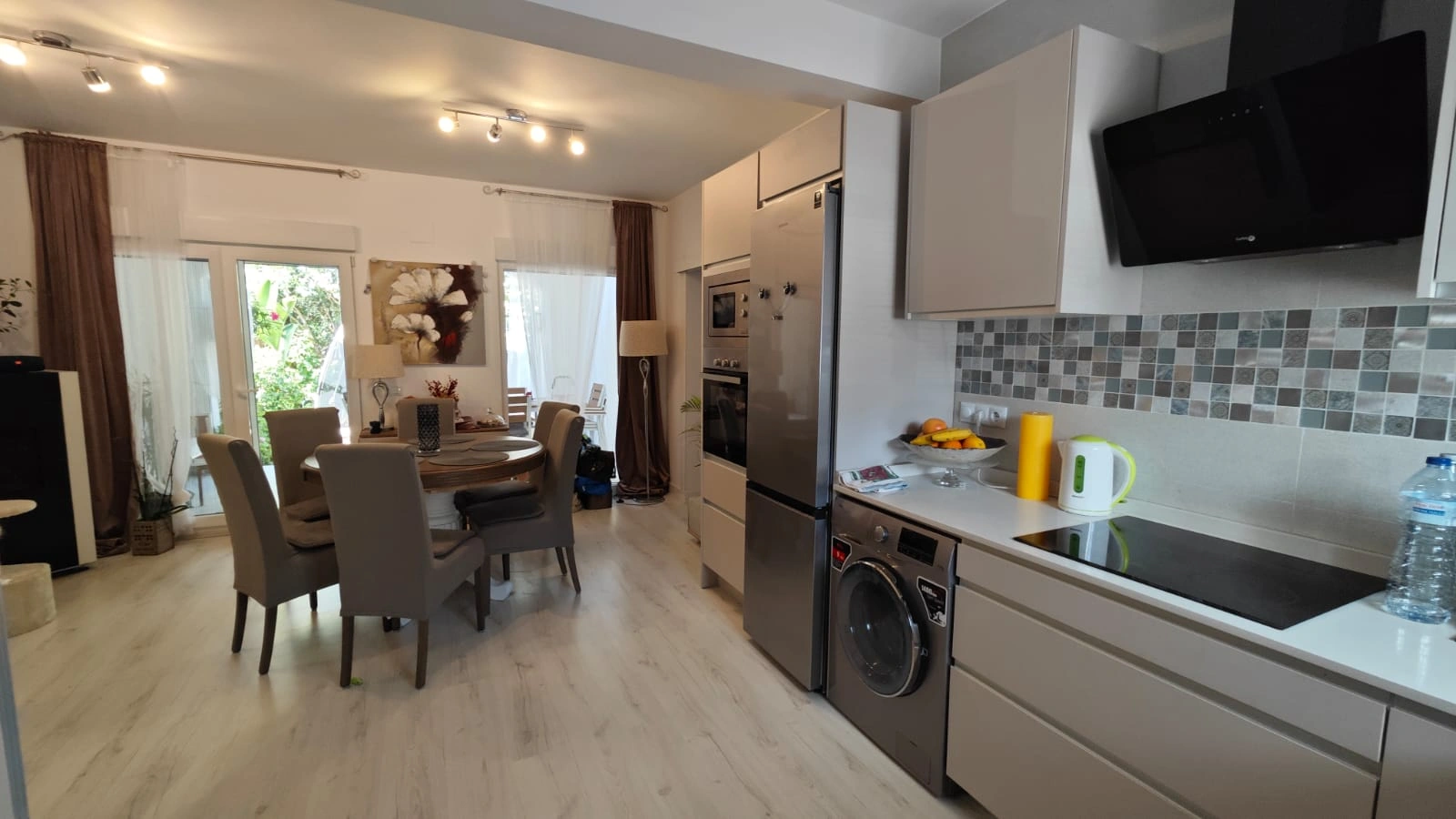 CASA*CHALET CON MUCHO  ENCANTO EN URBA. EN PEDREGUER