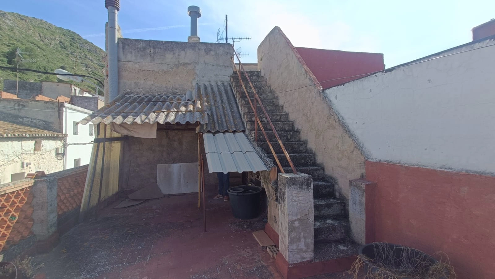 CASA DE PUEBLO AMPLIA Y CENTRICA EN PEDREGUER