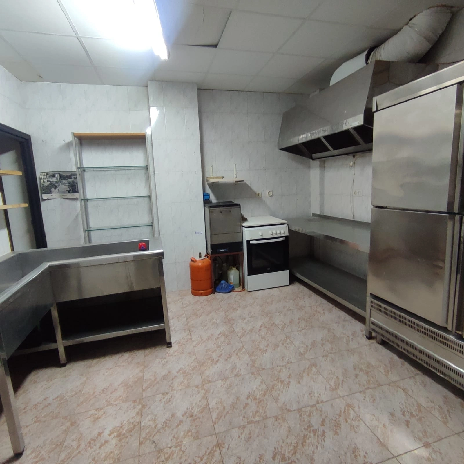 SE VENDE LOCAL EN DENIA