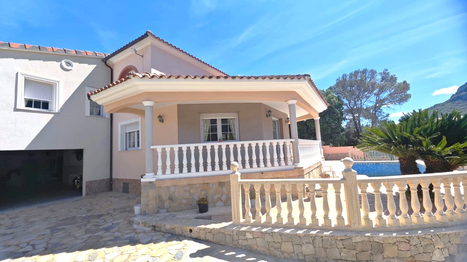 CHALET INDEPENDIENTE CON PISCINA EN BARX (La Drova)