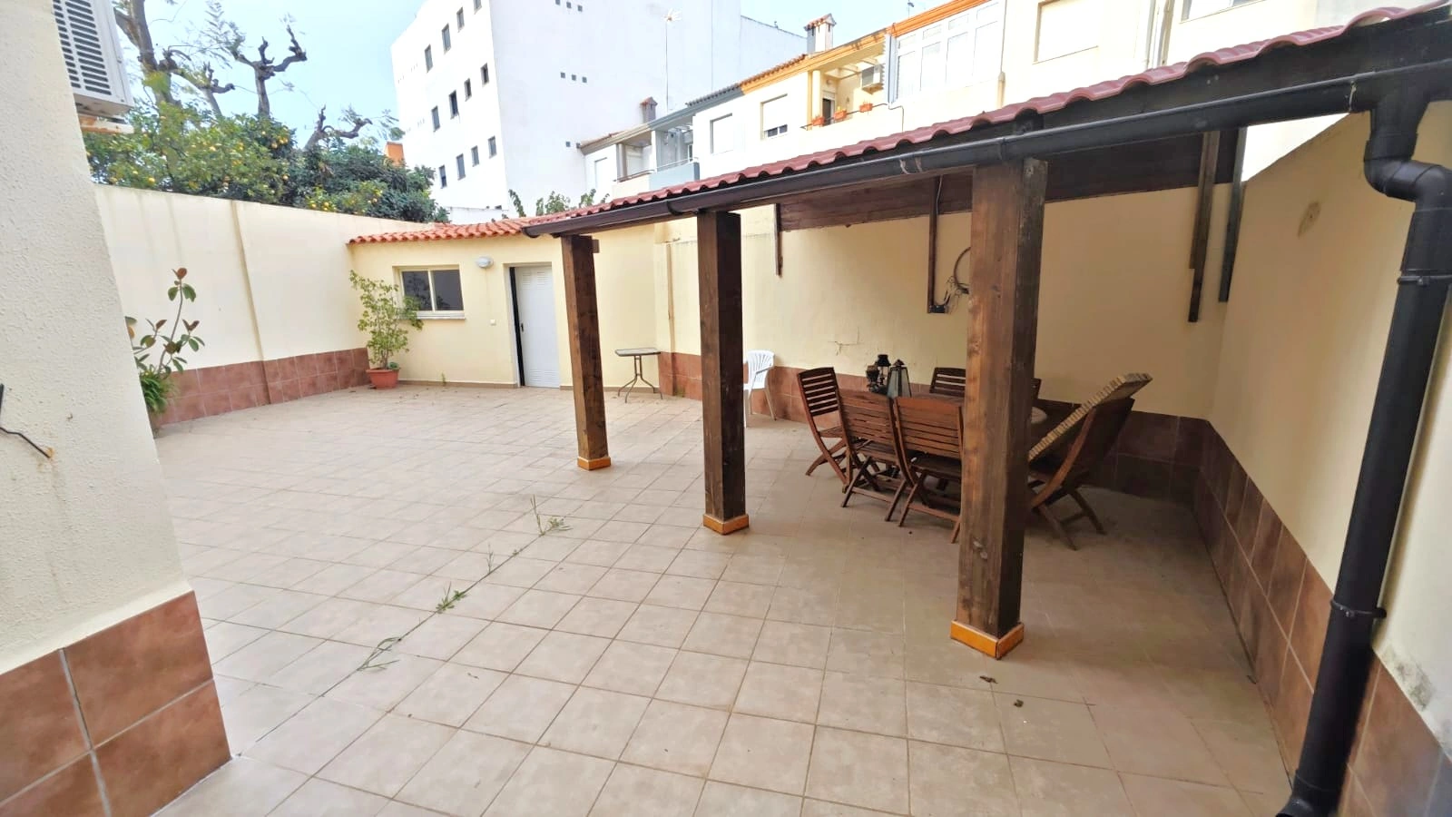 PLANTA BAJA EN EL PUEBLO DE MIRAMAR