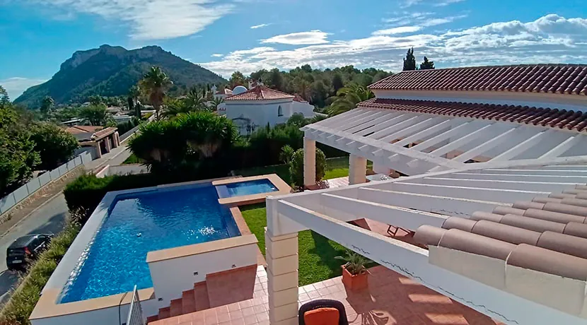 VILLA CON PISCINA Y VISTAS AL MAR EN ZONA MARQUESA VI, DENIA