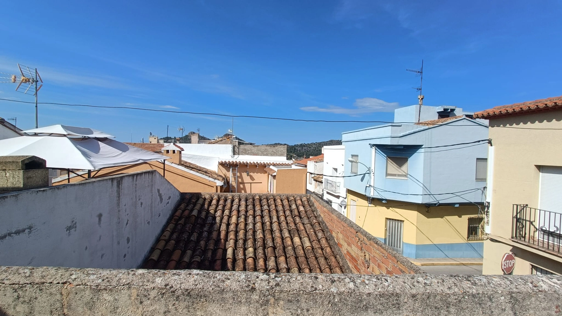 CP 048 TC - CASA DE PUEBLO AMPLIA Y CENTRICA EN PEDREGUER