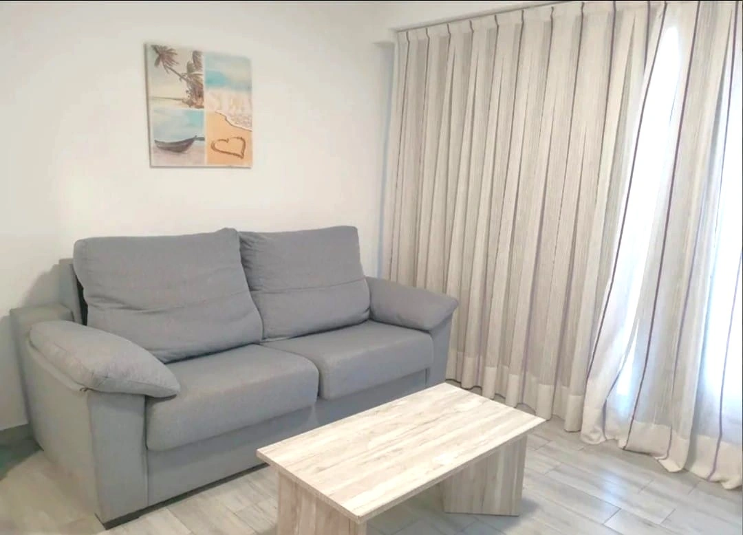SE VENDE BAJO EN PRIMERA LINEA EN LA PLAYA DE GANDIA