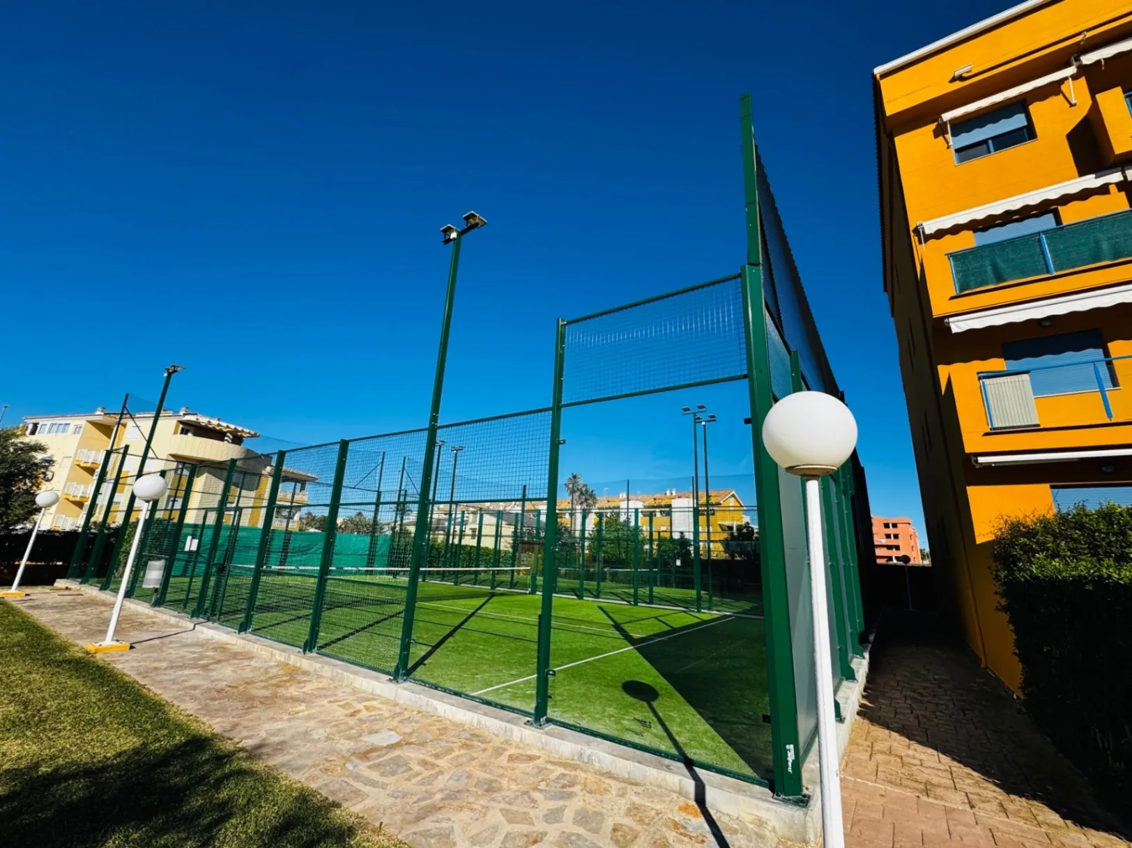 Ático  dúplex de 4 habitaciones en Marinas Km1-Zona Club de Tenis