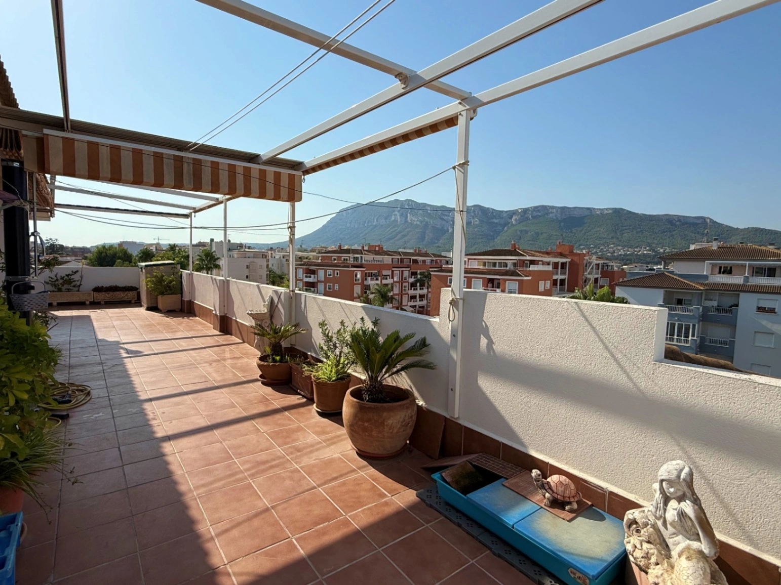 Ático en venta en Denia con gran terraza y bonitas vistas