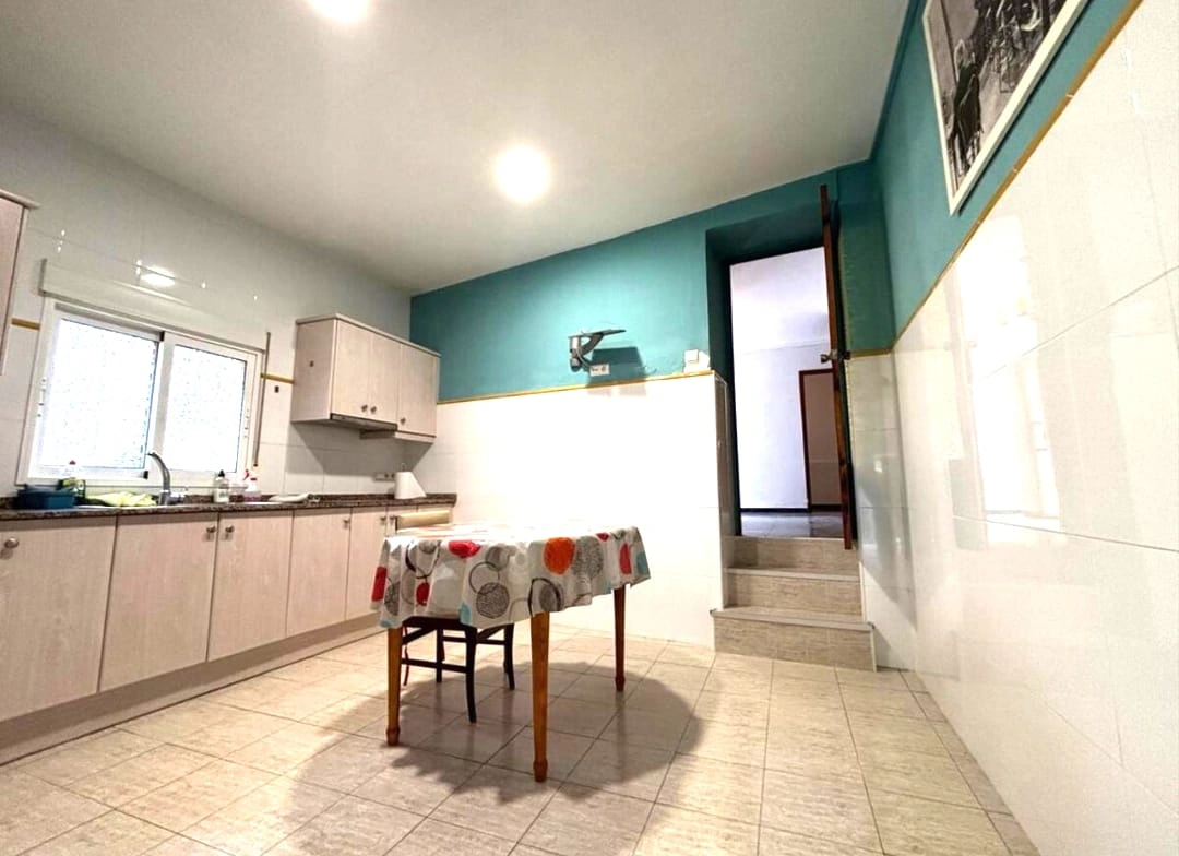CASA DE PUEBLO AMPLIA Y CENTRICA EN PEDREGUER