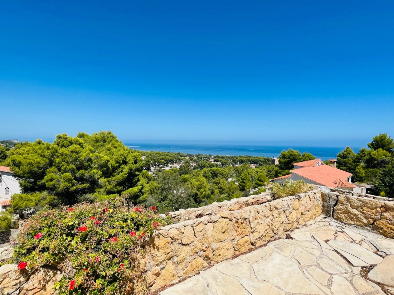 Chalet con piscina y vistas panorámicas en Dénia- Las Rotas