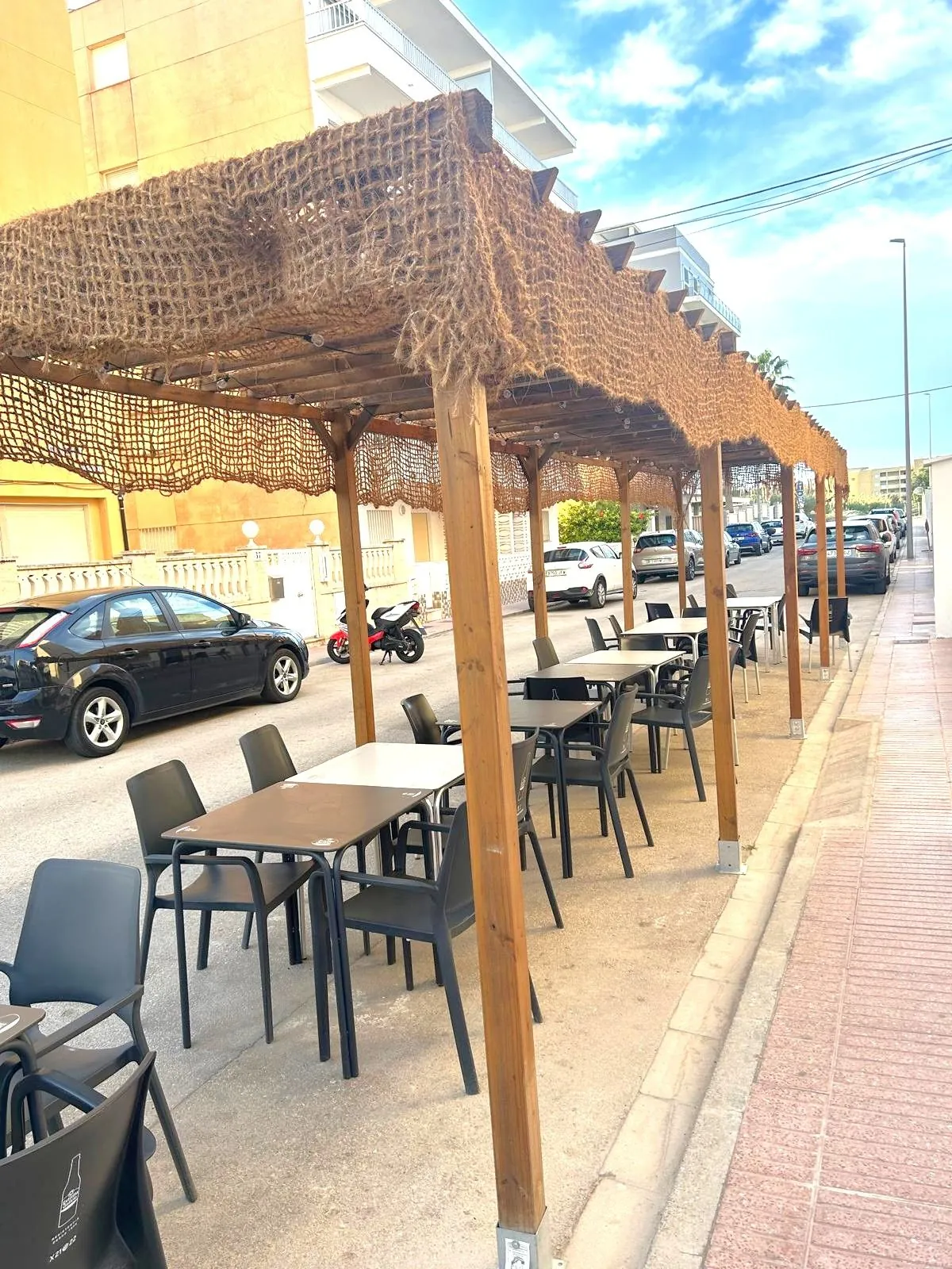 SE VENDE LOCAL/BAR EN PLAYA DE PILES
