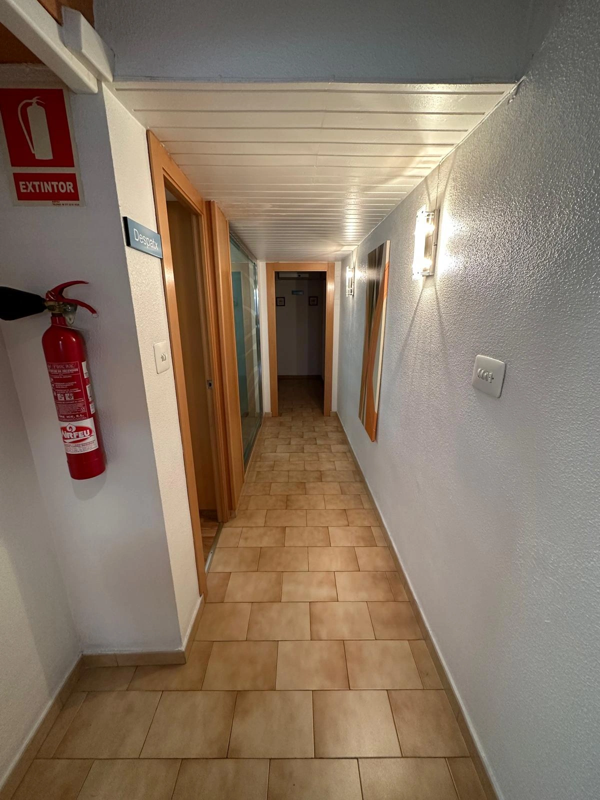 SE VENDE CLÍNICA SANITARIA EN GANDIA