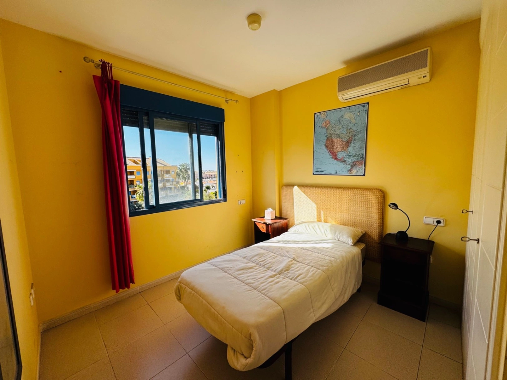Ático  dúplex de 4 habitaciones en Marinas Km1-Zona Club de Tenis