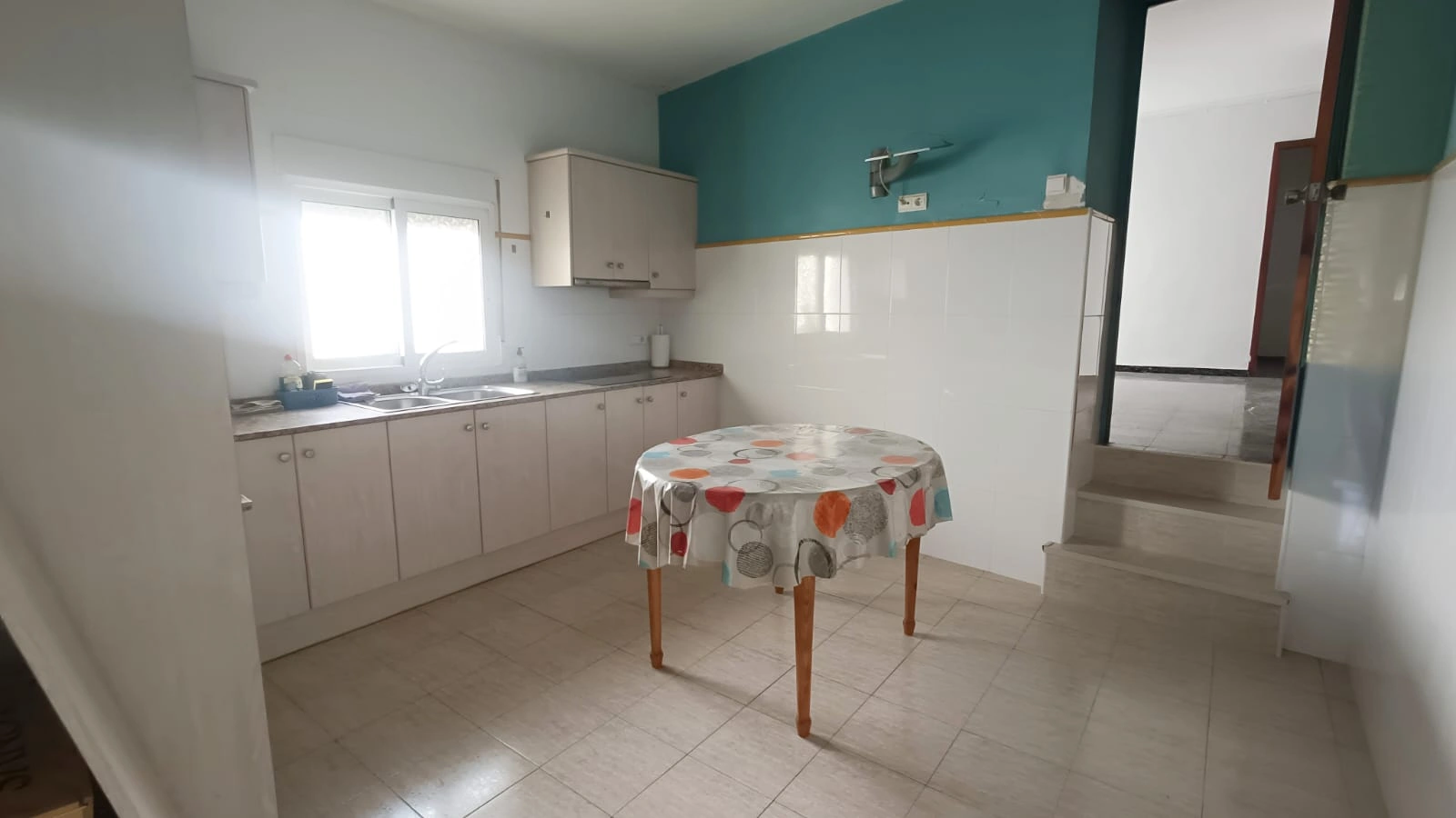 CASA DE PUEBLO AMPLIA Y CENTRICA EN PEDREGUER
