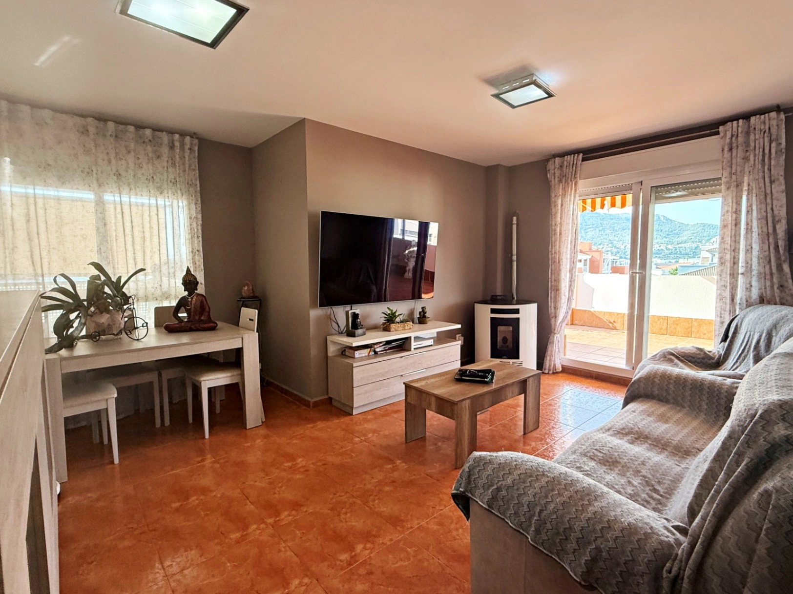 Ático en venta en Denia con gran terraza y bonitas vistas