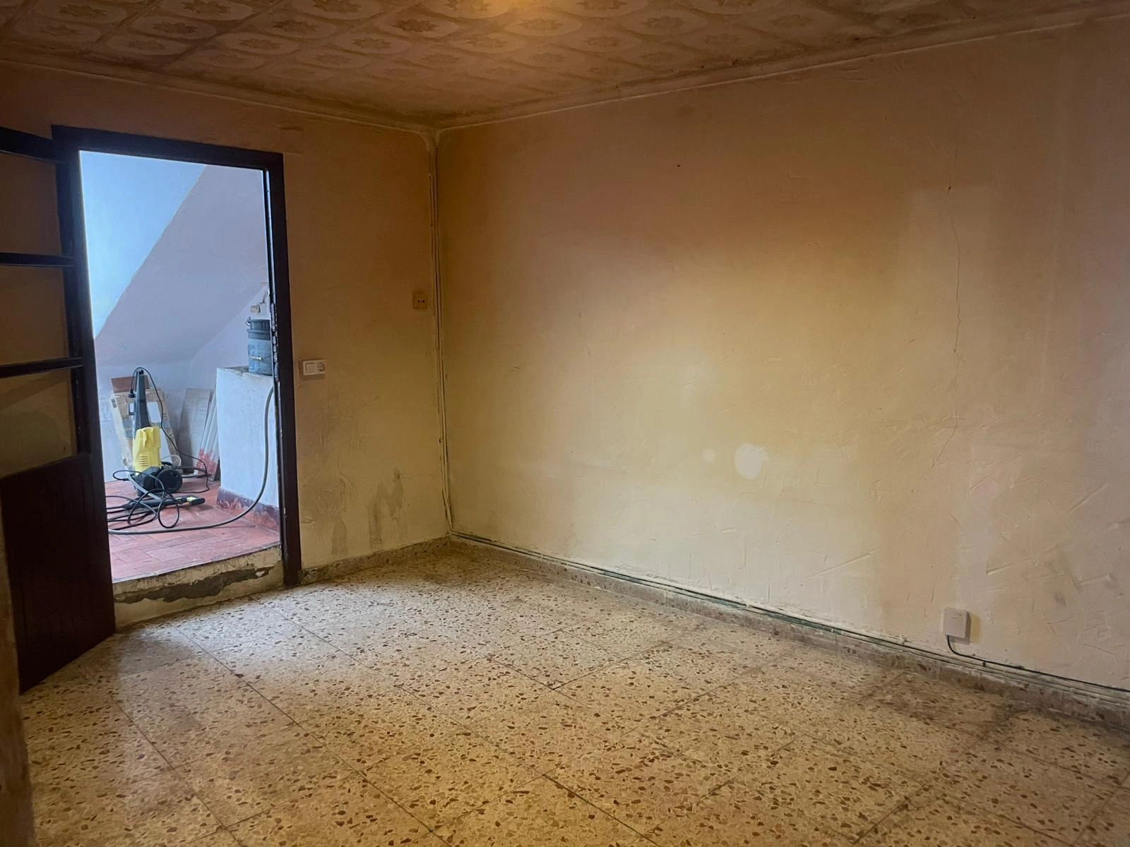 Casa de pueblo en el casco antiguo de Dénia – ¡Una inversión con gran potencial!