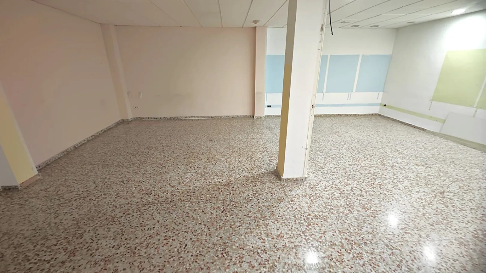AMPLIO LOCAL COMERCIAL EN GANDIA