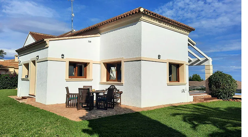 VILLA CON PISCINA Y VISTAS AL MAR EN ZONA MARQUESA VI, DENIA