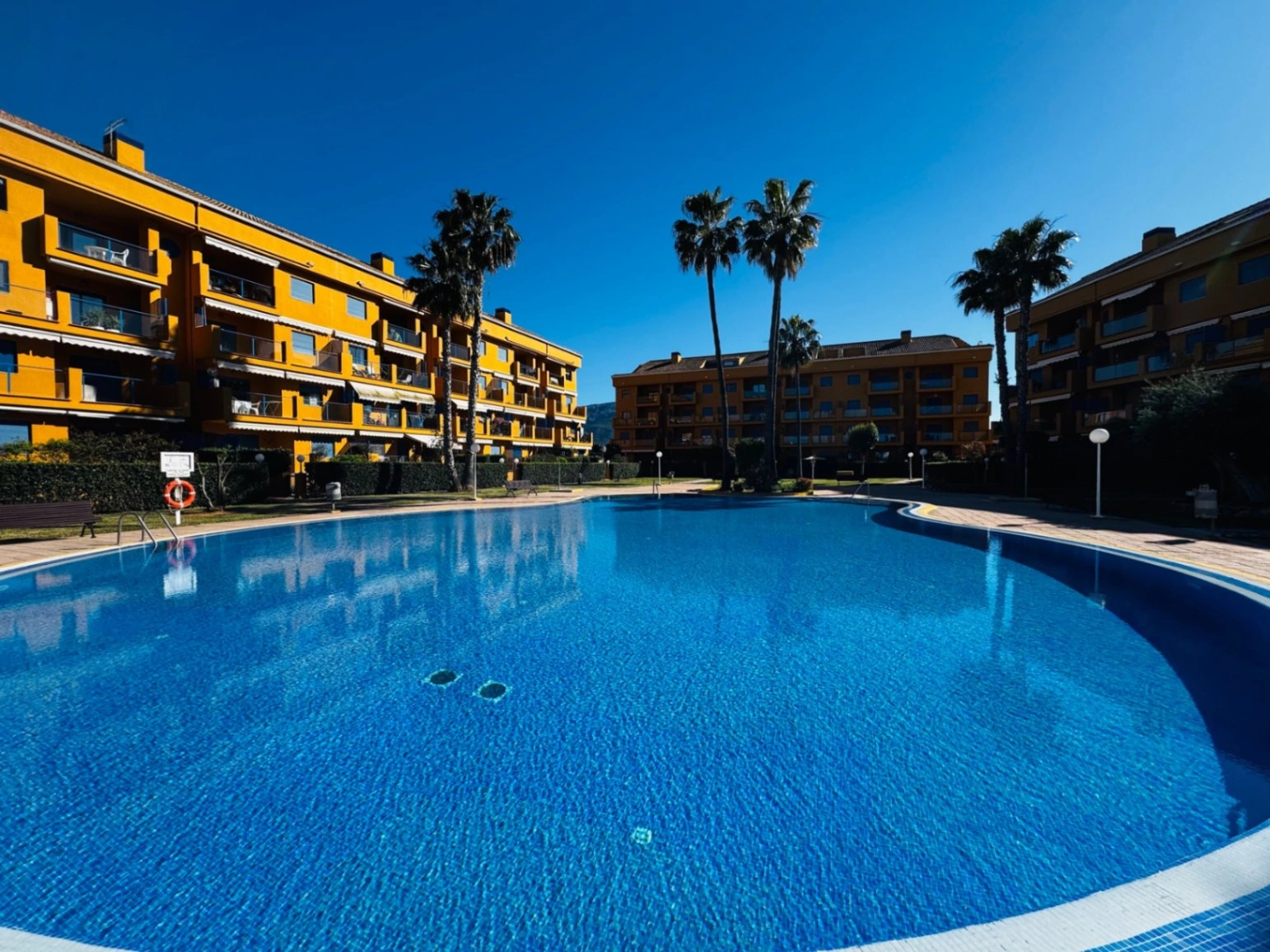 Ático  dúplex de 4 habitaciones en Marinas Km1-Zona Club de Tenis