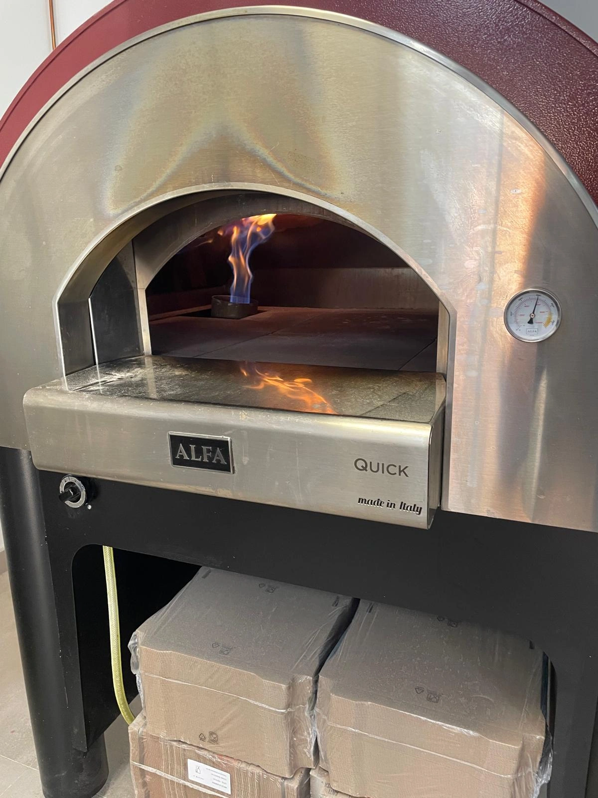 SE TRASPASA PIZZERIA EN DENIA
