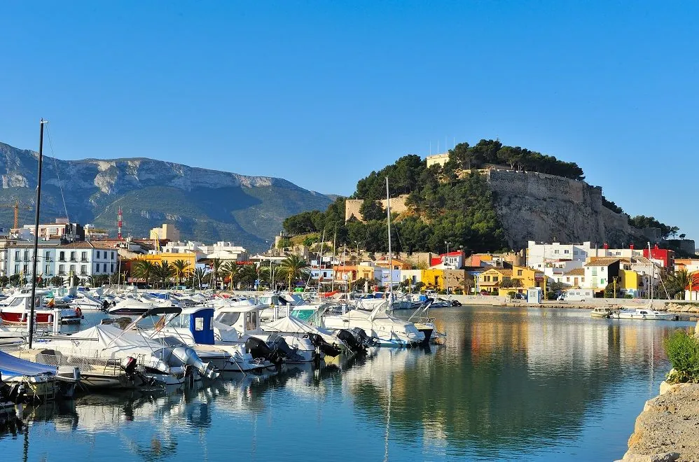 Casa de pueblo en el casco antiguo de Dénia – ¡Una inversión con gran potencial!