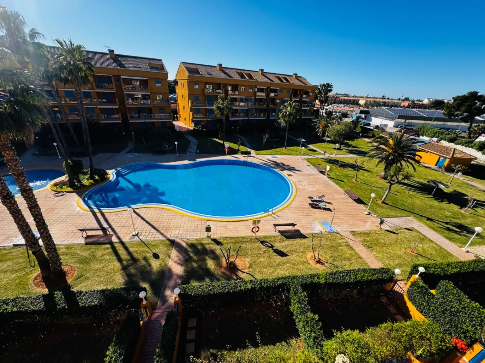 Ático  dúplex de 4 habitaciones en Marinas Km1-Zona Club de Tenis