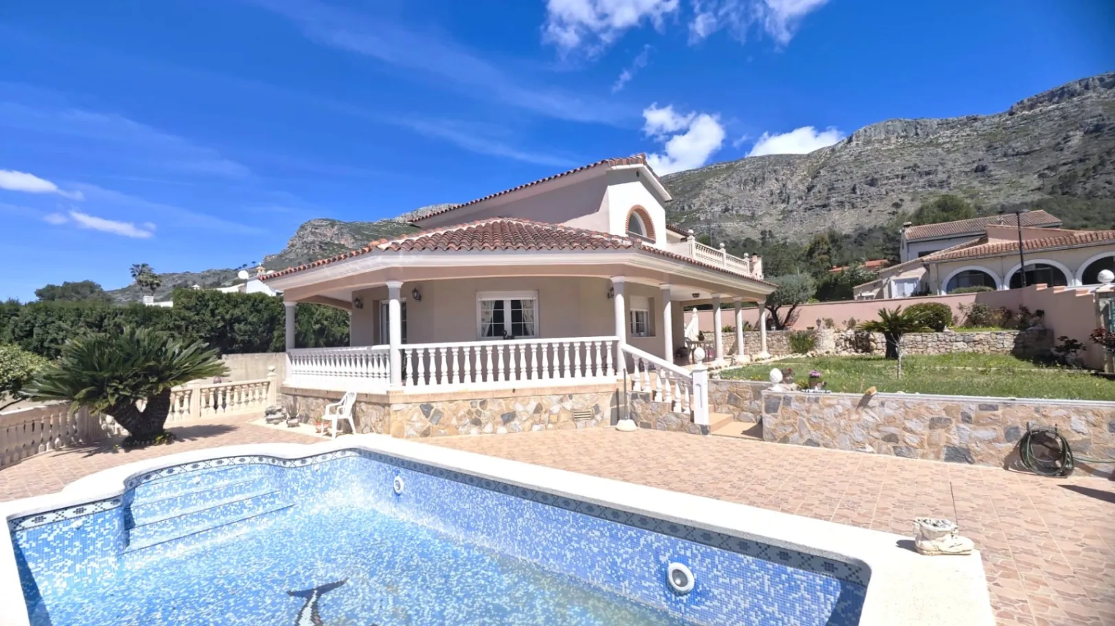 CHALET INDEPENDIENTE CON PISCINA EN BARX (La Drova)