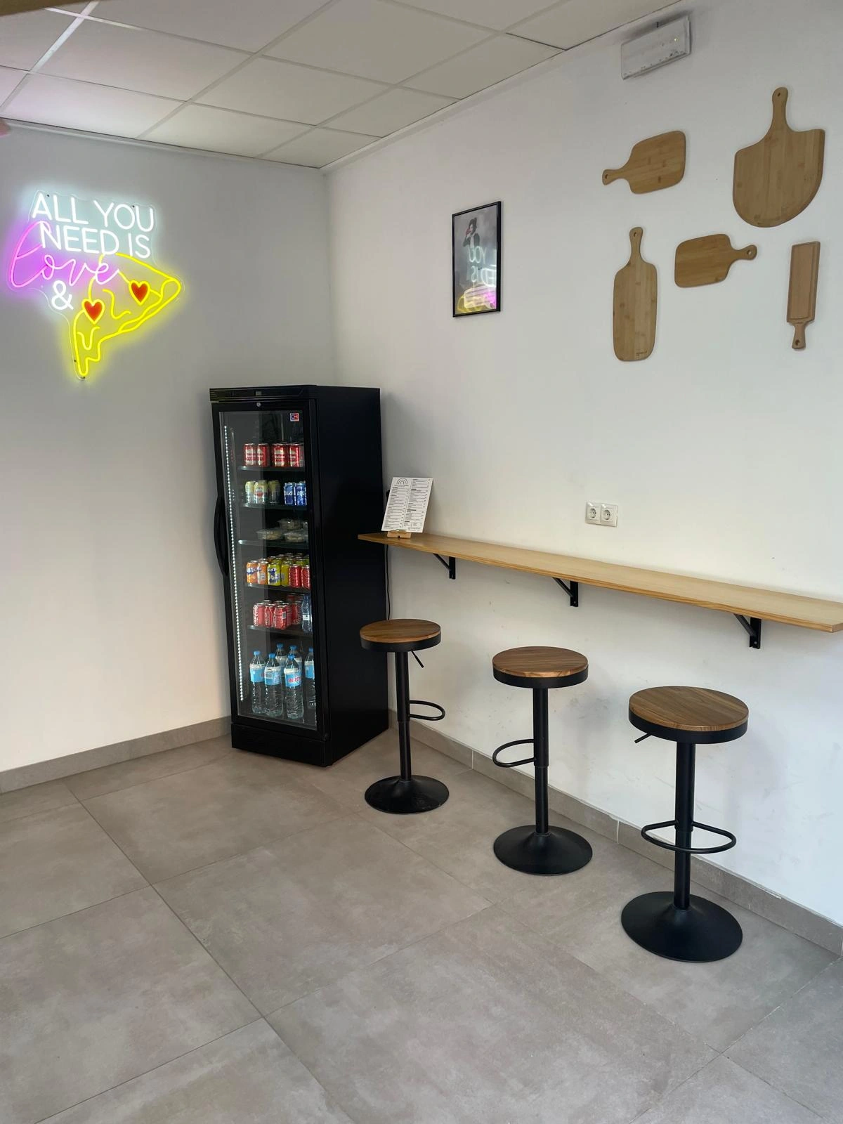 SE TRASPASA PIZZERIA EN DENIA