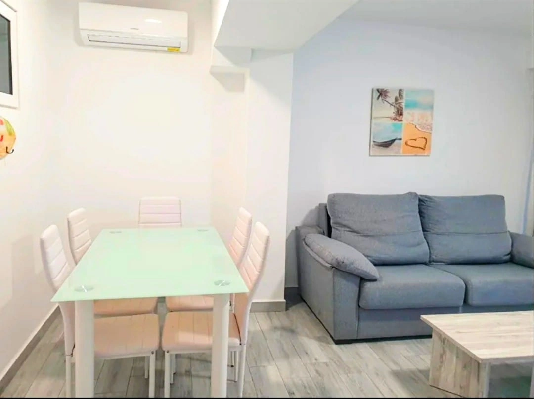 SE VENDE BAJO EN PRIMERA LINEA EN LA PLAYA DE GANDIA