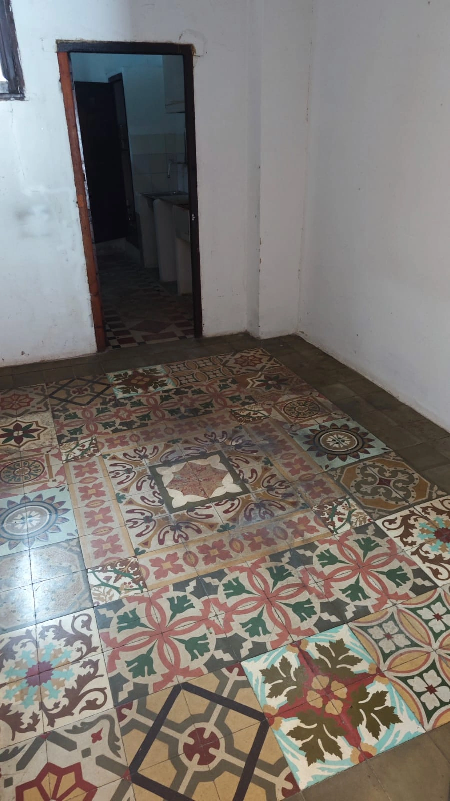 CASA DE DOS PLANTAS Y TERRAZA EN GANDIA