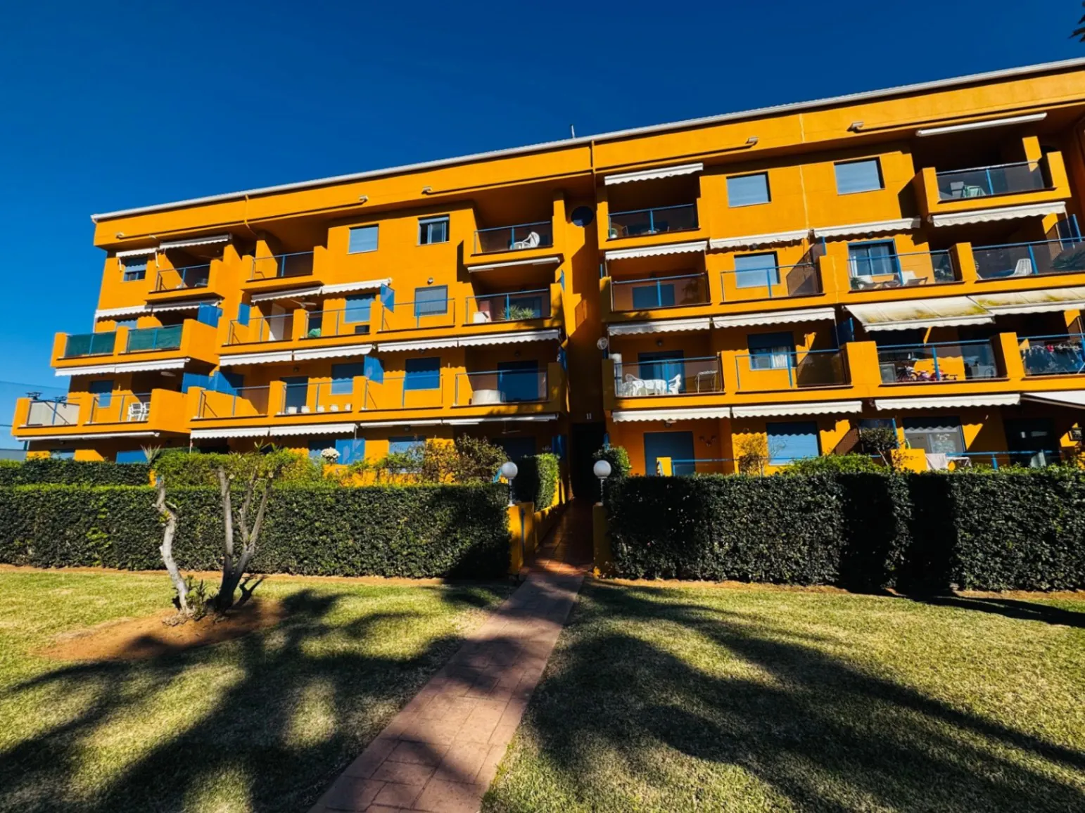 Ático  dúplex de 4 habitaciones en Marinas Km1-Zona Club de Tenis