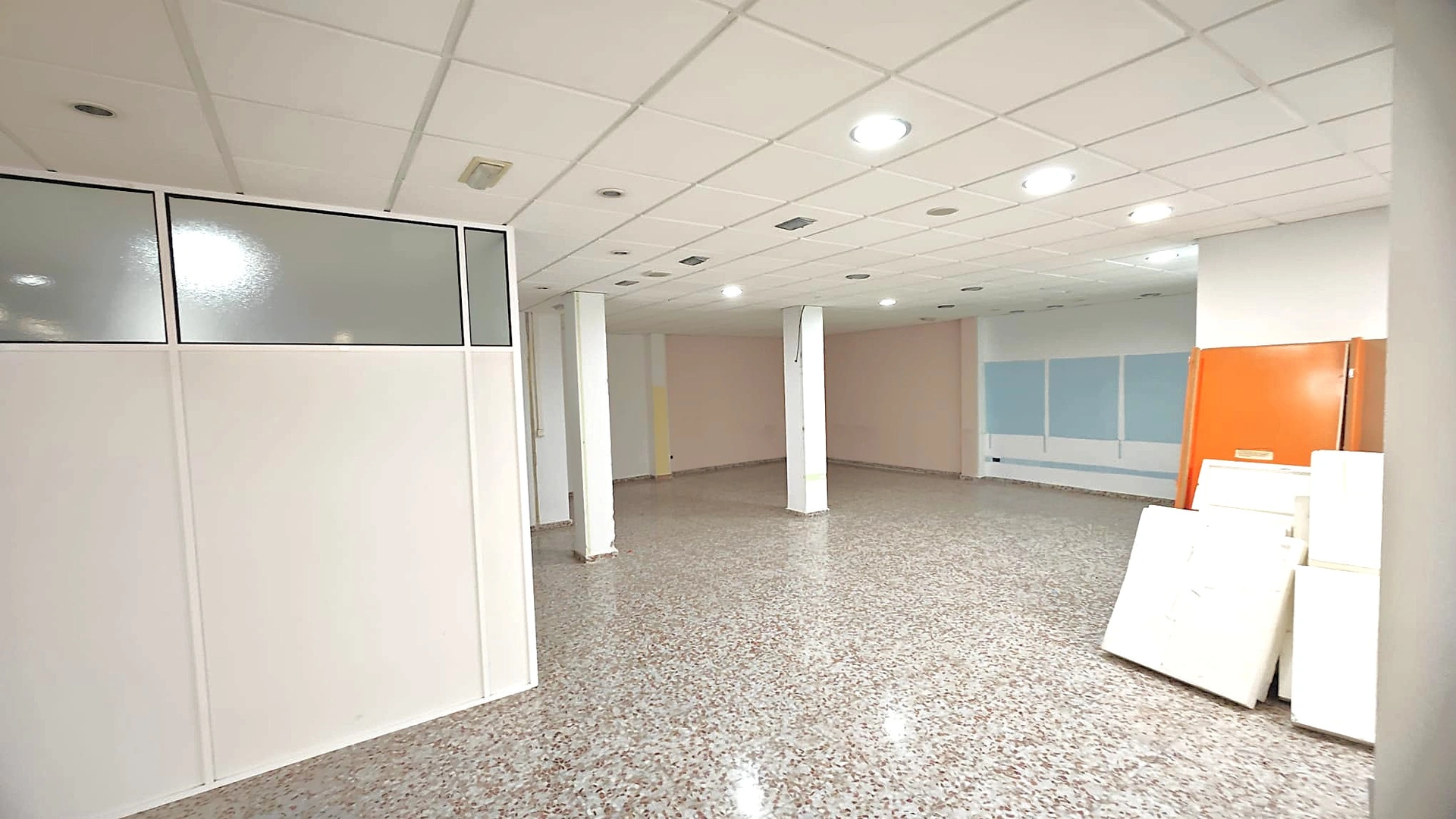 AMPLIO LOCAL COMERCIAL EN GANDIA
