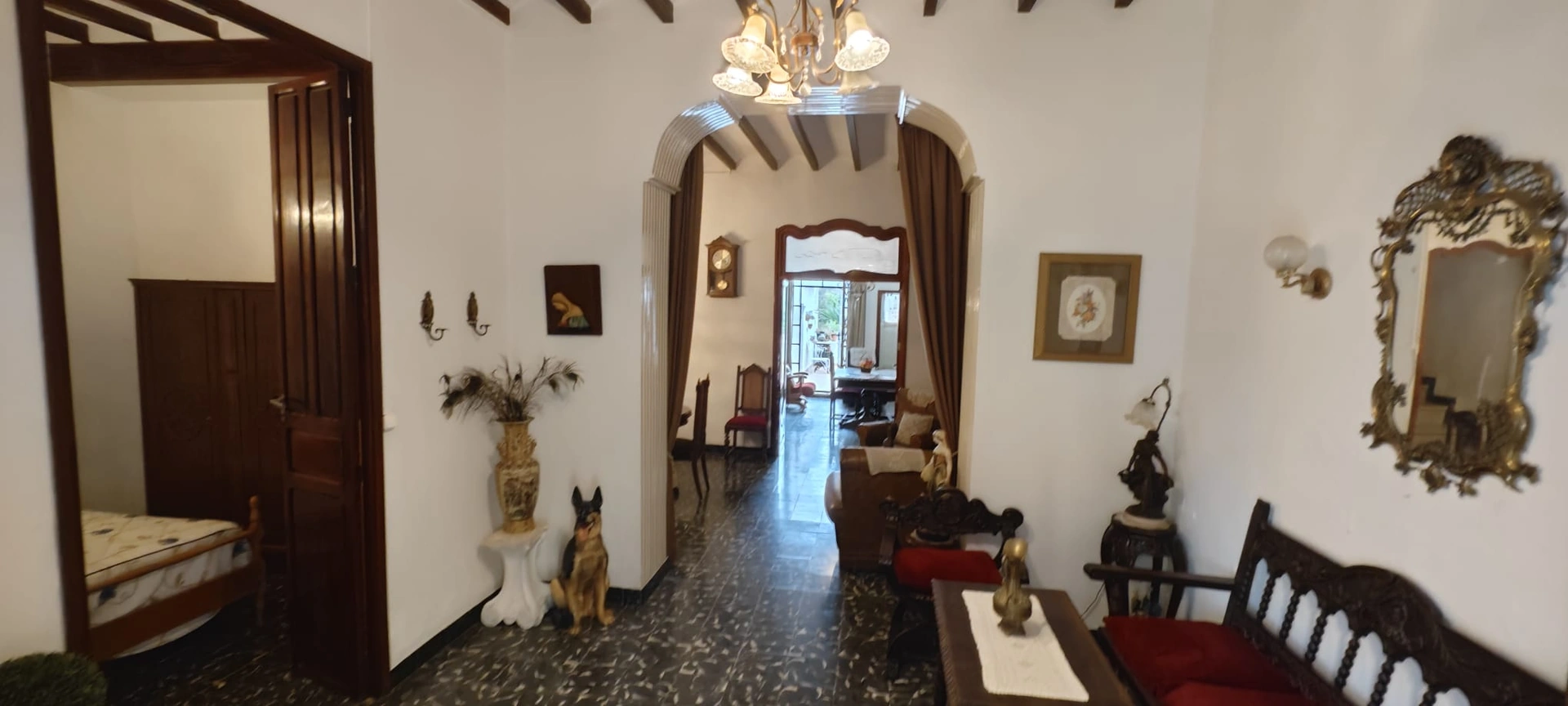 CASA DE PUEBLO DUPLEX CON PATIO AJARDINADO