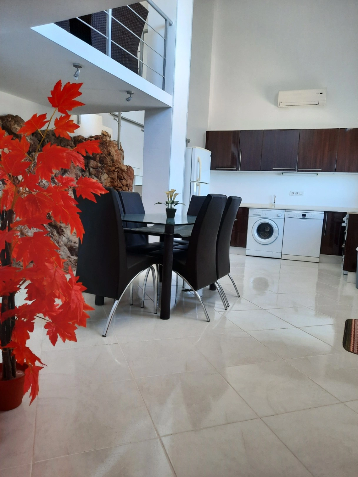 CHALET INDEPENDIENTE CON VISTAS AL MAR