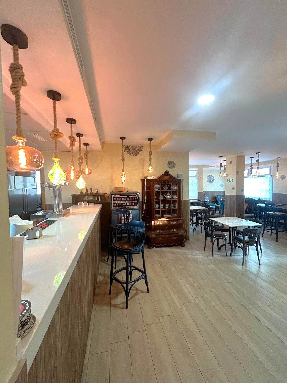 SE VENDE LOCAL/BAR EN PLAYA DE PILES
