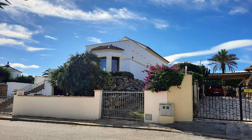 VILLA CON PISCINA Y VISTAS AL MAR EN ZONA MARQUESA VI, DENIA